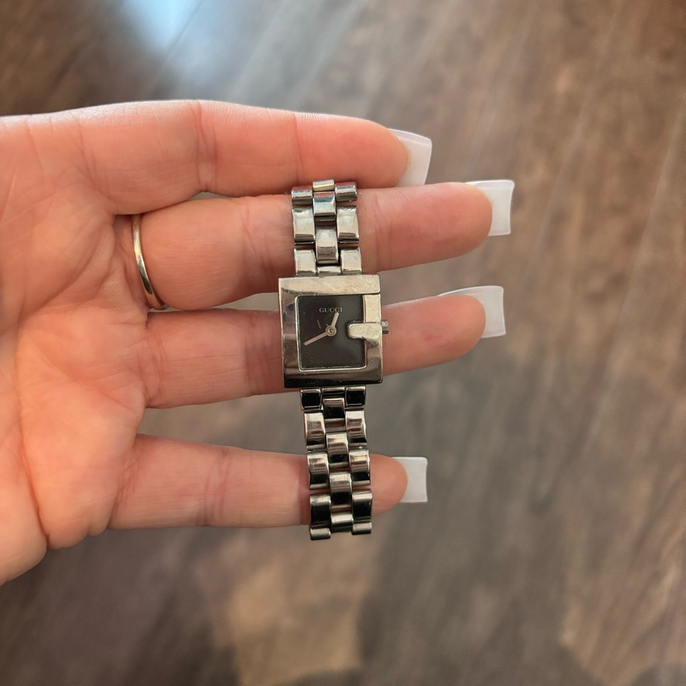 Gucci G Quartz Movement Black Dial Ladies Watch 3600L
